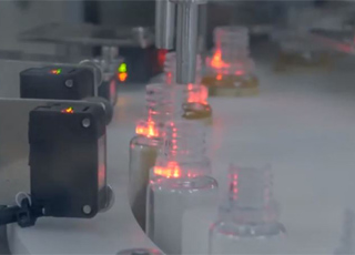 FL-800 & SU-101 全自动液体充填内塞外盖机 